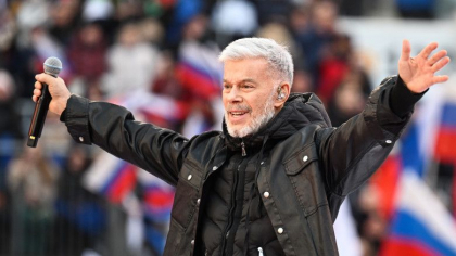 Melodie care preaslaveste URSS, cantata la „balul” lui Putin de vineri: „Ucraina si Crimeea, Belarus si Moldova sunt tara mea” - VIDEO Melodie care preaslaveste URSS, cantata la „balul” lui Putin de vineri: „Ucraina si Crimeea, Belarus si Moldova sunt tara mea” - VIDEO