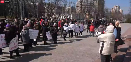 Partidul SOR si-a adus sustinatorii in fata Presedintiei pentru a protesta. Acestia cer demisia Maiei Sandu - VIDEO Partidul SOR si-a adus sustinatorii in fata Presedintiei pentru a protesta. Acestia cer demisia Maiei Sandu - VIDEO
