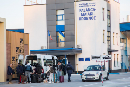 Aproape 25 000 de refugiati au ajuns in Uniunea Europeana din Republica Moldova in ultimele 2 saptamani