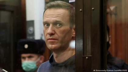 Alexei Navalnii, declarat vinovat pentru frauda pe scara larga de un tribunal rus, dupa ce procurorii au cerut o condamnare de 13 ani intr-o colonie penala de maxima securitate Alexei Navalnii, declarat vinovat pentru frauda pe scara larga de un tribunal rus, dupa ce procurorii au cerut o condamnare de 13 ani intr-o colonie penala de maxima securitate