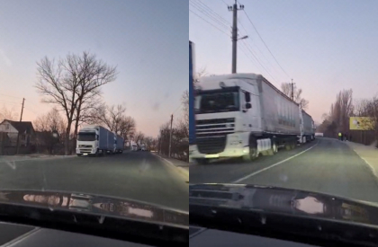 Cozi kilometrice la vama Sculeni. Zeci de TIR-uri asteapta sa iasa din Republica Moldova - VIDEO Cozi kilometrice la vama Sculeni. Zeci de TIR-uri asteapta sa iasa din Republica Moldova - VIDEO
