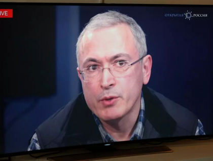 Barbatul care duce de 20 de ani „un razboi personal cu Vladimir Putin” dezvaluie marea greseala pe care o fac liderii lumii in aceste clipe. „Eu il cunosc pe acest om” Barbatul care duce de 20 de ani „un razboi personal cu Vladimir Putin” dezvaluie marea greseala pe care o fac liderii lumii in aceste clipe. „Eu il cunosc pe acest om”