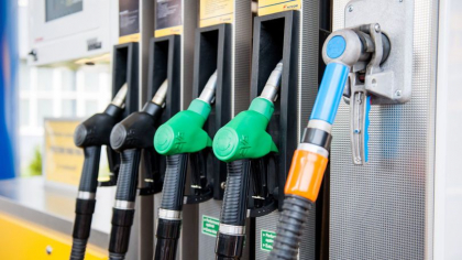 Carburantii continua sa se ieftineasca. Cat vor achita soferii pentru benzina si motorina - FOTO