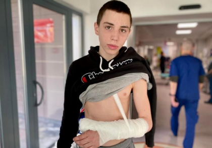 Drama unui copil de 14 ani. Tatal, executat de soldatii rusi in fata lui. "Am urlat ca n-avem arme" - FOTO Drama unui copil de 14 ani. Tatal, executat de soldatii rusi in fata lui. "Am urlat ca n-avem arme" - FOTO