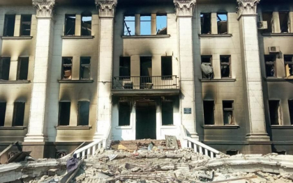 Marturiile sfasietoare ale supravietuitorilor bombardamentului asupra teatrului din Mariupol. Copil de cinci ani: ''Nu vreau sa mor'' Marturiile sfasietoare ale supravietuitorilor bombardamentului asupra teatrului din Mariupol. Copil de cinci ani: ''Nu vreau sa mor''