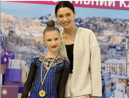 O gimnasta ucraineana de 11 ani a murit sub daramaturi la Mariupol, dupa ce un obuz i-a lovit casa O gimnasta ucraineana de 11 ani a murit sub daramaturi la Mariupol, dupa ce un obuz i-a lovit casa