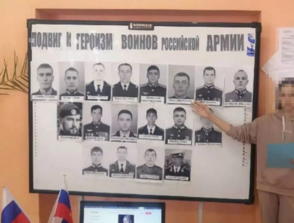 Soldatii rusi trimisi in Ucraina, prezentati ca „eroi si eliberatori” elevilor, la scoala. Ce se invata la „lectiile patriotice” - FOTO Soldatii rusi trimisi in Ucraina, prezentati ca „eroi si eliberatori” elevilor, la scoala. Ce se invata la „lectiile patriotice” - FOTO