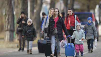 Bani pentru moldovenii care au cazat refugiati. Ce suma va primi fiecare familie Bani pentru moldovenii care au cazat refugiati. Ce suma va primi fiecare familie