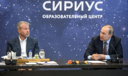 Vladimir Putin si-a dat acordul pentru implicarea lui Roman Abramovich in negocierile de pace cu Ucraina Vladimir Putin si-a dat acordul pentru implicarea lui Roman Abramovich in negocierile de pace cu Ucraina