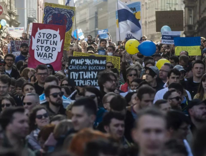 Comunitatea rusilor din Cehia, mesaje dure impotriva lui Putin la protestul antirazboi organizat sambata in Praga - FOTO/VIDEO Comunitatea rusilor din Cehia, mesaje dure impotriva lui Putin la protestul antirazboi organizat sambata in Praga - FOTO/VIDEO