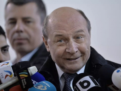 Informatii contradictorii privind starea lui Traian Basescu. Unele surse spun ca e internat in spital la Paris, altele ca se afla la Bruxelles, in apartamentul sau Informatii contradictorii privind starea lui Traian Basescu. Unele surse spun ca e internat in spital la Paris, altele ca se afla la Bruxelles, in apartamentul sau