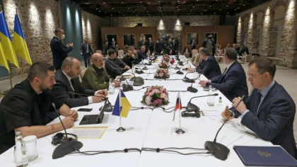 Rusia ar fi dispusa sa renunte la solicitarea de ”denazificare” a Ucrainei si sa permita Kievului aderarea la UE Rusia ar fi dispusa sa renunte la solicitarea de ”denazificare” a Ucrainei si sa permita Kievului aderarea la UE