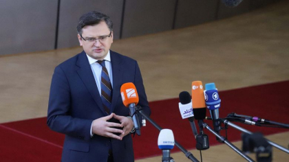 Ministerul de Externe al Ucrainei: "Sfatuiesc pe oricine merge la negocieri cu Federatia Rusa sa nu manance si sa nu bea nimic" Ministerul de Externe al Ucrainei: "Sfatuiesc pe oricine merge la negocieri cu Federatia Rusa sa nu manance si sa nu bea nimic"