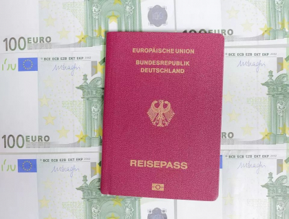 UE incearca sa elimine „pasapoartele de aur” si cere statelor membre sa nu mai vanda vize rusilor si belarusilor