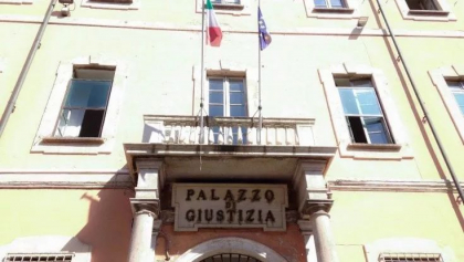 Un barbat din Italia - condamnat la 4 ani de inchisoare, dupa si-a lasat sotia moldoveanca in mijlocul strazii, ulterior aceasta fiind lovita mortal de un alt automobil Un barbat din Italia - condamnat la 4 ani de inchisoare, dupa si-a lasat sotia moldoveanca in mijlocul strazii, ulterior aceasta fiind lovita mortal de un alt automobil