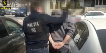 Patru barbati - retinuti pentru 72 de ore, dupa ce au batut si jefuit o femeie in propria casa - VIDEO Patru barbati - retinuti pentru 72 de ore, dupa ce au batut si jefuit o femeie in propria casa - VIDEO