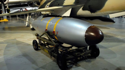 Vicepremierul polon spune ca Polonia e dispusa sa gazduiasca arme nucleare americane
Vicepremierul polon spune ca Polonia e dispusa sa gazduiasca arme nucleare americane