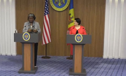 Prim-ministrul Republicii Moldova, Natalia Gavrilita si ambasadorul SUA la ONU, Linda Thomas-Greenfield sustin o conferinta de presa - VIDEO
Prim-ministrul Republicii Moldova, Natalia Gavrilita si ambasadorul SUA la ONU, Linda Thomas-Greenfield sustin o conferinta de presa - VIDEO