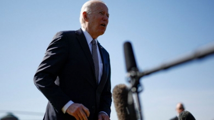 Joe Biden l-a numit pe Putin „criminal de razboi”: Tipul asta e o bruta si ceea ce s-a intampla in Bucha este scandalos Joe Biden l-a numit pe Putin „criminal de razboi”: Tipul asta e o bruta si ceea ce s-a intampla in Bucha este scandalos