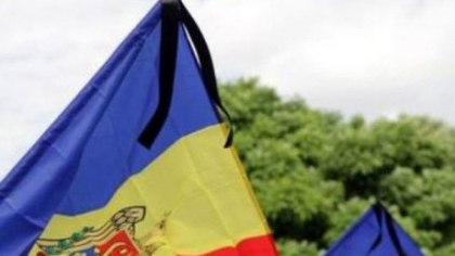 Zi de doliu national in Republica Moldova, in semn de comemorare a victimelor razboiului din Ucraina. Drapelele de stat sunt coborate in berna /DOC Zi de doliu national in Republica Moldova, in semn de comemorare a victimelor razboiului din Ucraina. Drapelele de stat sunt coborate in berna /DOC