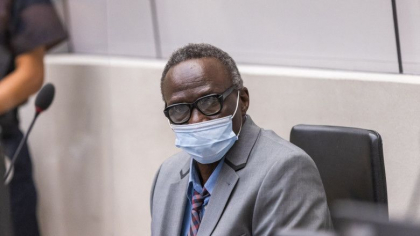 Proces istoric la Curtea Penala Internationala. Un fost lider al militiei sudaneze este judecat pentru crimele de razboi din Darfur Proces istoric la Curtea Penala Internationala. Un fost lider al militiei sudaneze este judecat pentru crimele de razboi din Darfur