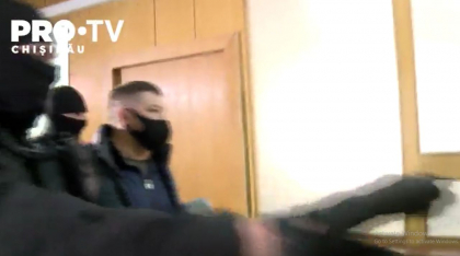Procurorii anticoruptie au sechestrat bunuri in valoare de peste 6 milioane de lei. Acestea apartin lui Ruslan Popov Procurorii anticoruptie au sechestrat bunuri in valoare de peste 6 milioane de lei. Acestea apartin lui Ruslan Popov