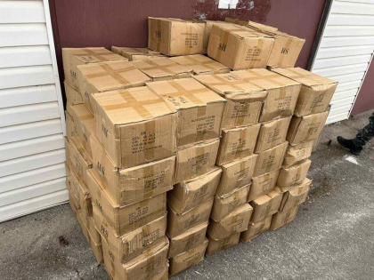 Aproape 9 mii de candele si 800 de lumanari, fara acte de provenienta - confiscate la Ocnita - FOTO