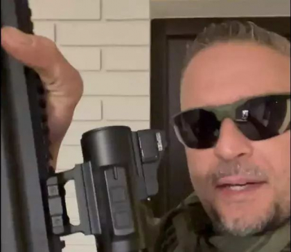 Apel disperat al unui american care lupta in Ucraina: Dati-ne dracului niste arme, va rog. Se asteapta sa intru in lupta doar cu niste rahaturi