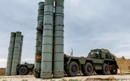 Slovacia livreaza Ucrainei un sistem de aparare antiaeriana S-300
Slovacia livreaza Ucrainei un sistem de aparare antiaeriana S-300