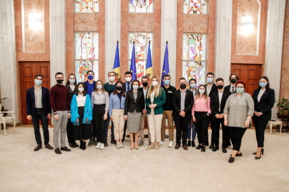 Maia Sandu, intalnire cu mai multi tineri din Moldova: „In pofida greutatilor, tinerii fac voluntariat” - GALERIE FOTO Maia Sandu, intalnire cu mai multi tineri din Moldova: „In pofida greutatilor, tinerii fac voluntariat” - GALERIE FOTO