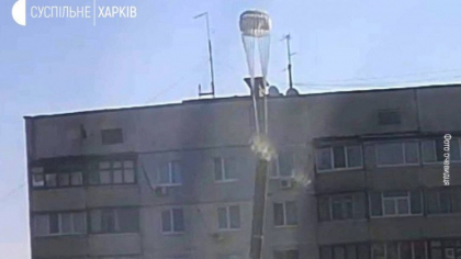 Primarul din Harkov sustine ca rusii arunca in oras bombe cu parasuta