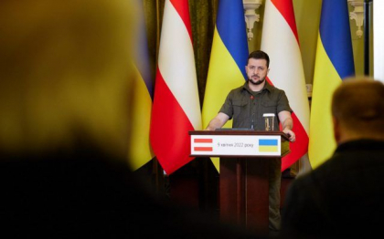 Zelenski sustine ca fortele ucrainene ar putea elibera orasul Mariupol daca ar primi mai multe arme: „Nu doar ca se pierde timp, dar se pierd si vieti ale ucrainenilor. Vieti care nu se mai intorc” Zelenski sustine ca fortele ucrainene ar putea elibera orasul Mariupol daca ar primi mai multe arme: „Nu doar ca se pierde timp, dar se pierd si vieti ale ucrainenilor. Vieti care nu se mai intorc”