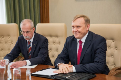 Ambasadorul Ucrainei la Chisinau: „Pentru prima data in istoria Ucrainei societatea este atat de consolidata” Ambasadorul Ucrainei la Chisinau: „Pentru prima data in istoria Ucrainei societatea este atat de consolidata”