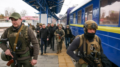 Presedintii Poloniei si statelor baltice au ajuns la Kiev. Se vor intalni cu Zelenski
Presedintii Poloniei si statelor baltice au ajuns la Kiev. Se vor intalni cu Zelenski