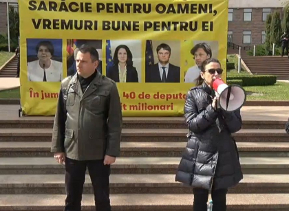 Au parasit sedinta Parlamentului pentru a protesta in fata institutiei. Sustinatorii SOR - replici dure la adresa celor de la guvernare - VIDEO