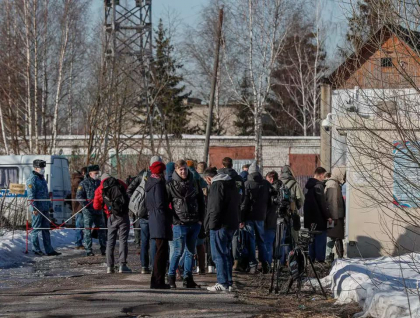 Zeci de detinuti dintr-o inchisoare din Rusia si-au taiat venele in semn de protest fata de masurile de securitate