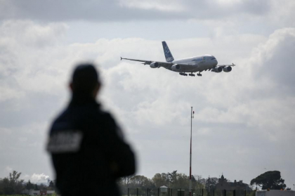 Airbus A380, cel mai mare avion de pasageri din lume, a efectuat zboruri test folosind doar ulei de gatit pe post de combustibil Airbus A380, cel mai mare avion de pasageri din lume, a efectuat zboruri test folosind doar ulei de gatit pe post de combustibil