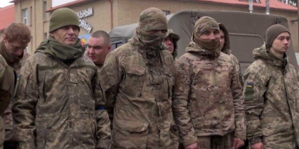 Rusia tine captivi sute de militari si civili, potrivit Kievului Rusia tine captivi sute de militari si civili, potrivit Kievului