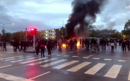 Violente in Suedia dupa o manifestatie de extrema dreapta Violente in Suedia dupa o manifestatie de extrema dreapta