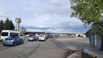 Trafic intensiv la vama Leuseni si Sculeni. Flux majorat de calatori pe sensul de intrare in tara - FOTO