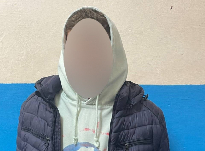 Doi barbati - retinuti de carabinieri, dupa ce unul dintre ei avea un pachetel de droguri, in capitala - FOTO Doi barbati - retinuti de carabinieri, dupa ce unul dintre ei avea un pachetel de droguri, in capitala - FOTO