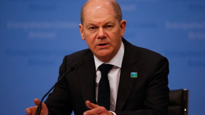 Olaf Scholz: Guvernul german discuta cu industria de profil pentru a livra arme Ucrainei
