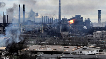 Comandant al regimentului Azov: Rusii stiu ca femei si copii se ascund in Azovstal si trag intentionat cu toate tipurile de arme Comandant al regimentului Azov: Rusii stiu ca femei si copii se ascund in Azovstal si trag intentionat cu toate tipurile de arme