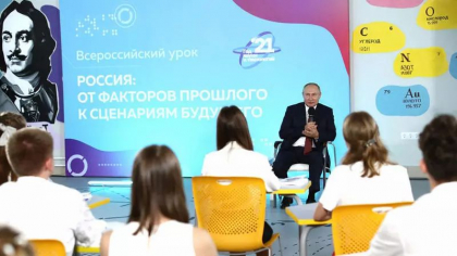 O noua arma de propaganda pentru Kremlin: Rusia va introduce studierea istoriei din clasa intai