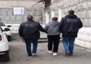 Caz socant in nordul tarii. O minora - traficata de tatal vitreg, cu acordul mamei, pentru bani si dreptul de a se plimba cu masina abuzatorului - VIDEO