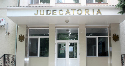 Detalii noi despre perchezitiile efectuate astazi la domiciliul, biroul si in automobilul unui magistrat din cadrul Judecatoriei Comrat. Ce au gasit procurorii Detalii noi despre perchezitiile efectuate astazi la domiciliul, biroul si in automobilul unui magistrat din cadrul Judecatoriei Comrat. Ce au gasit procurorii