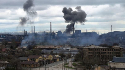 Combinatul Azovstal, unde se adapostesc locuitorii din Mariupol, este bombardat de rusi cu proiectile anti-buncar - VIDEO