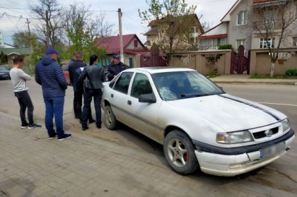 Accident la Comrat. Un minor a ajuns in stare grava la spital, dupa ce a fost lovit de o masina la volanul careia se afla un alt minor care nu detine permis de conducere - FOTO