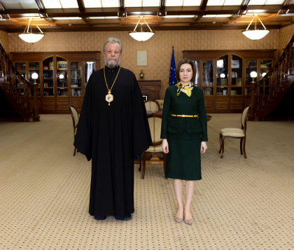 Intalnire mai putin obisnuita, la Presedintie. Sefa statului a discutat cu Mitropolitul Moldovei si cu Mitropolitul Basarabiei despre situatia grea din tara - FOTO