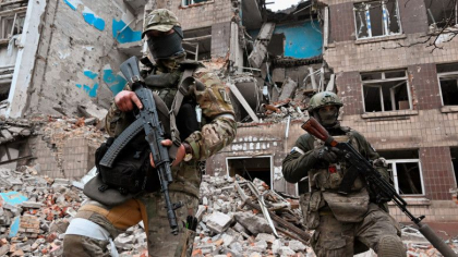 Rusia sustine ca a cucerit Mariupol, Ucraina cere coridor pentru evacuarea ranitilor si civililor din Azovstal. Bombardamente in Harkov Rusia sustine ca a cucerit Mariupol, Ucraina cere coridor pentru evacuarea ranitilor si civililor din Azovstal. Bombardamente in Harkov